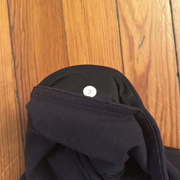 Lululemon black leggings, size 2, VGUC, smoke free, pet free home - Picture 6 of 6